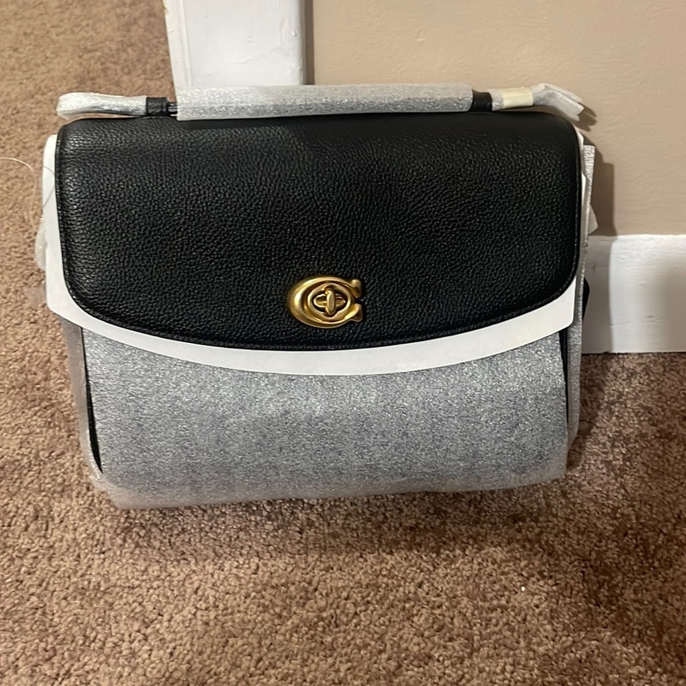 NWT Black Pebbled Leather Cassie